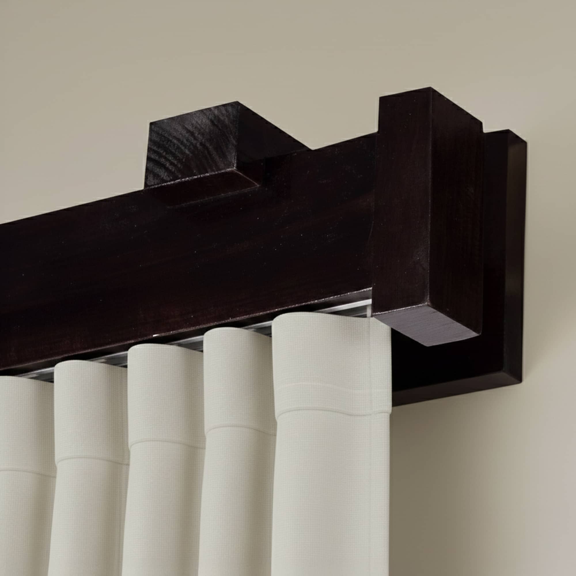 Koľajnica na záclonu Dalia z dreva Wenge