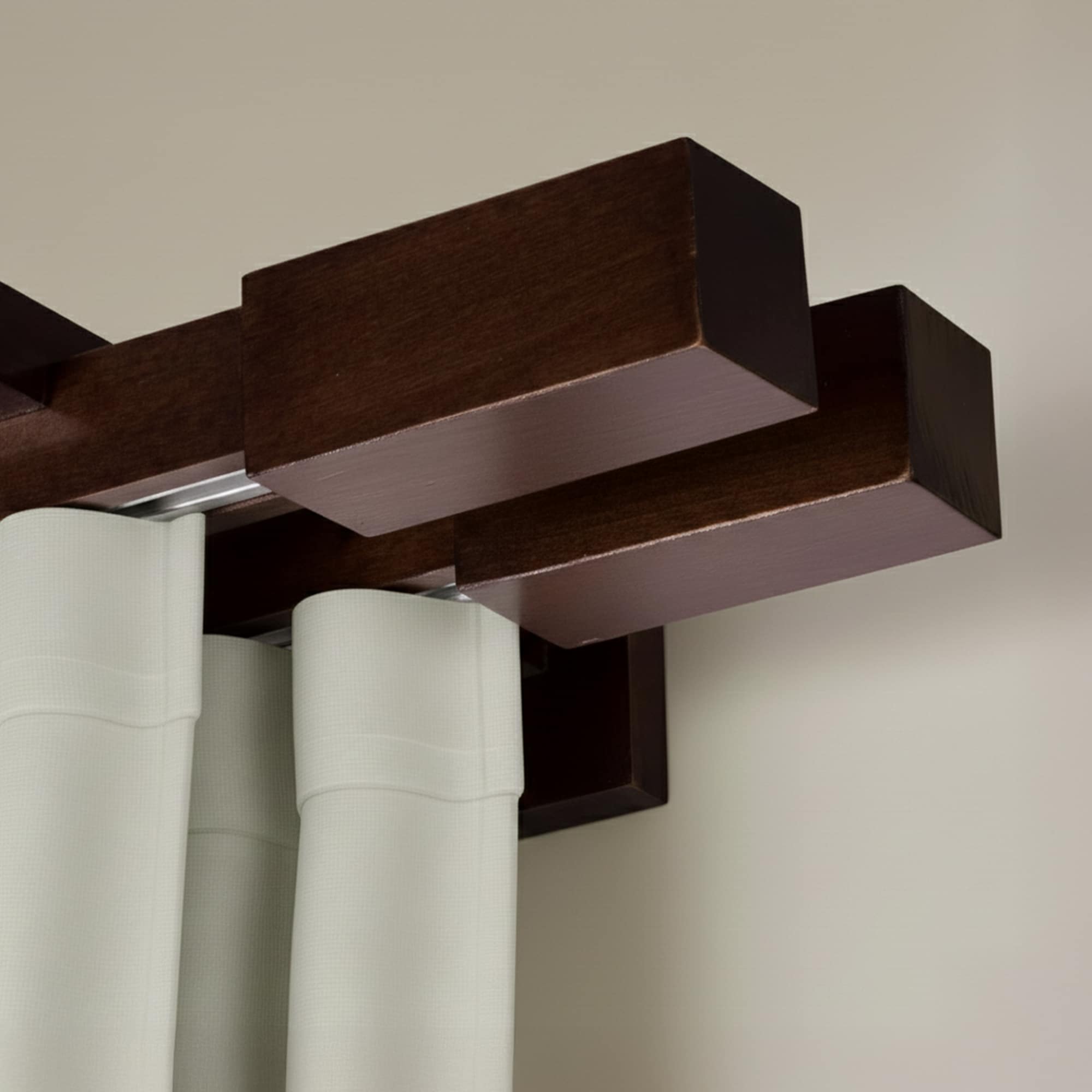 Koľajnica na záclonu a záves Praga z dreva Orech