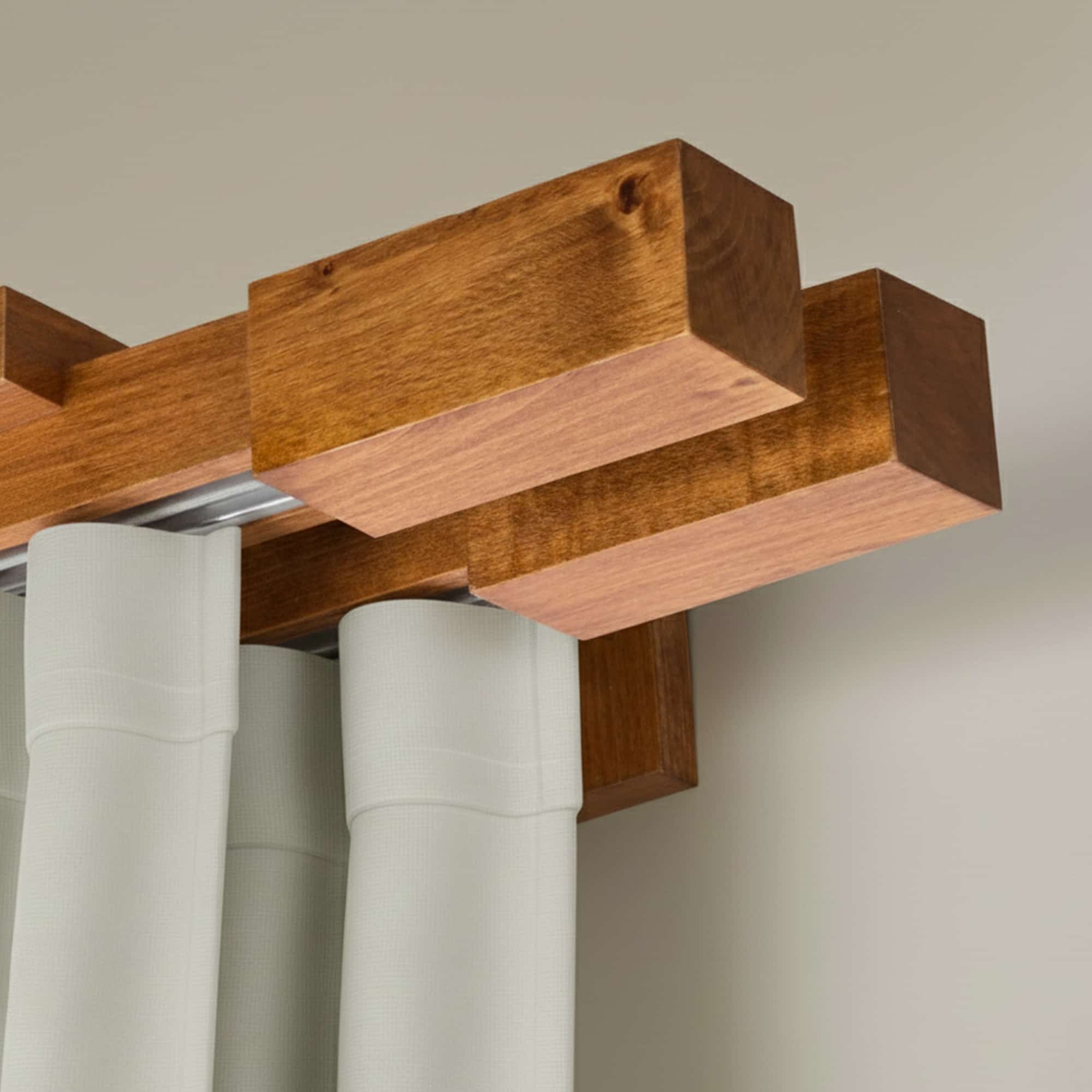 Koľajnica na záclonu a záves Praga z dreva Stejar_auriu