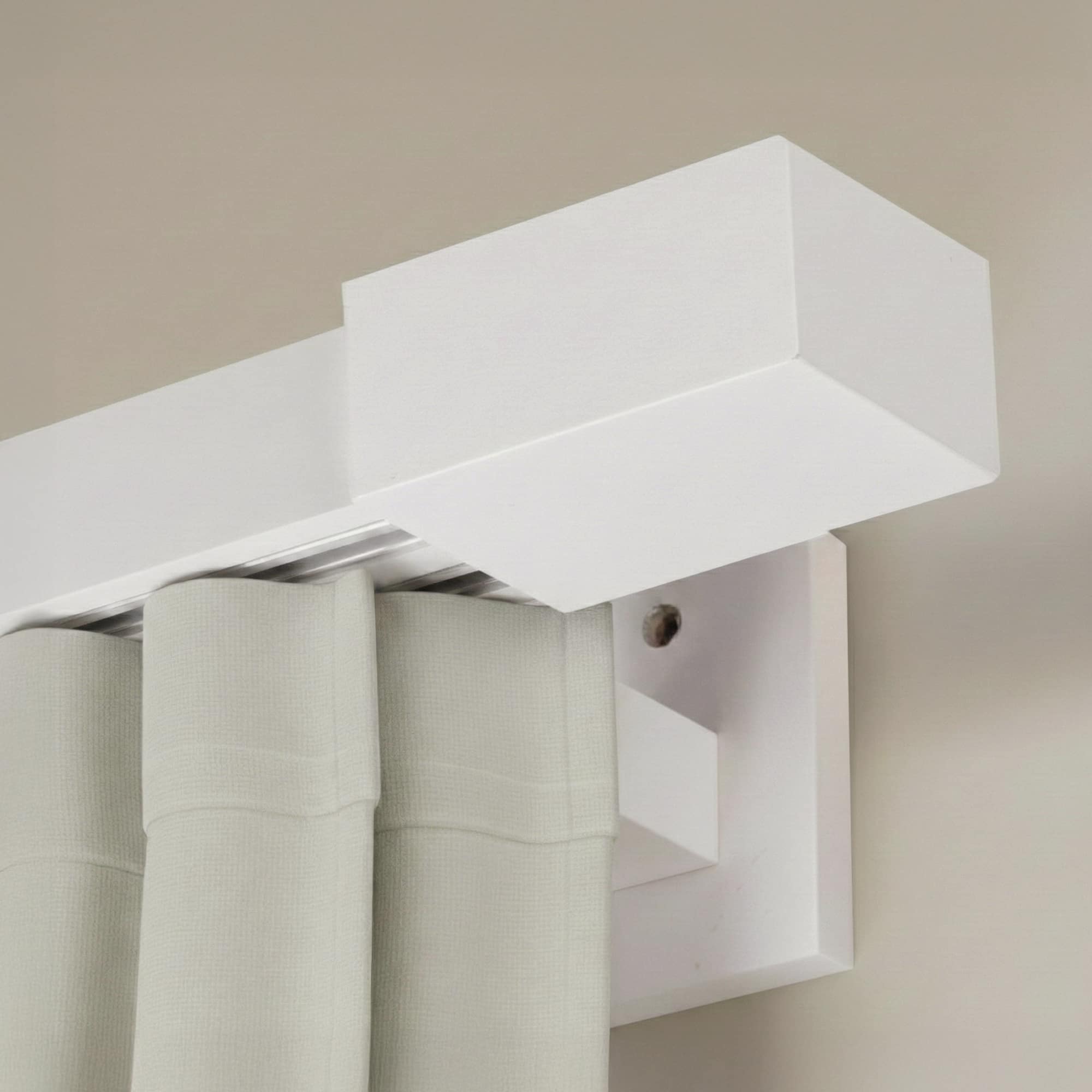 Drevená rímska garniža na záclony a závesy Biela