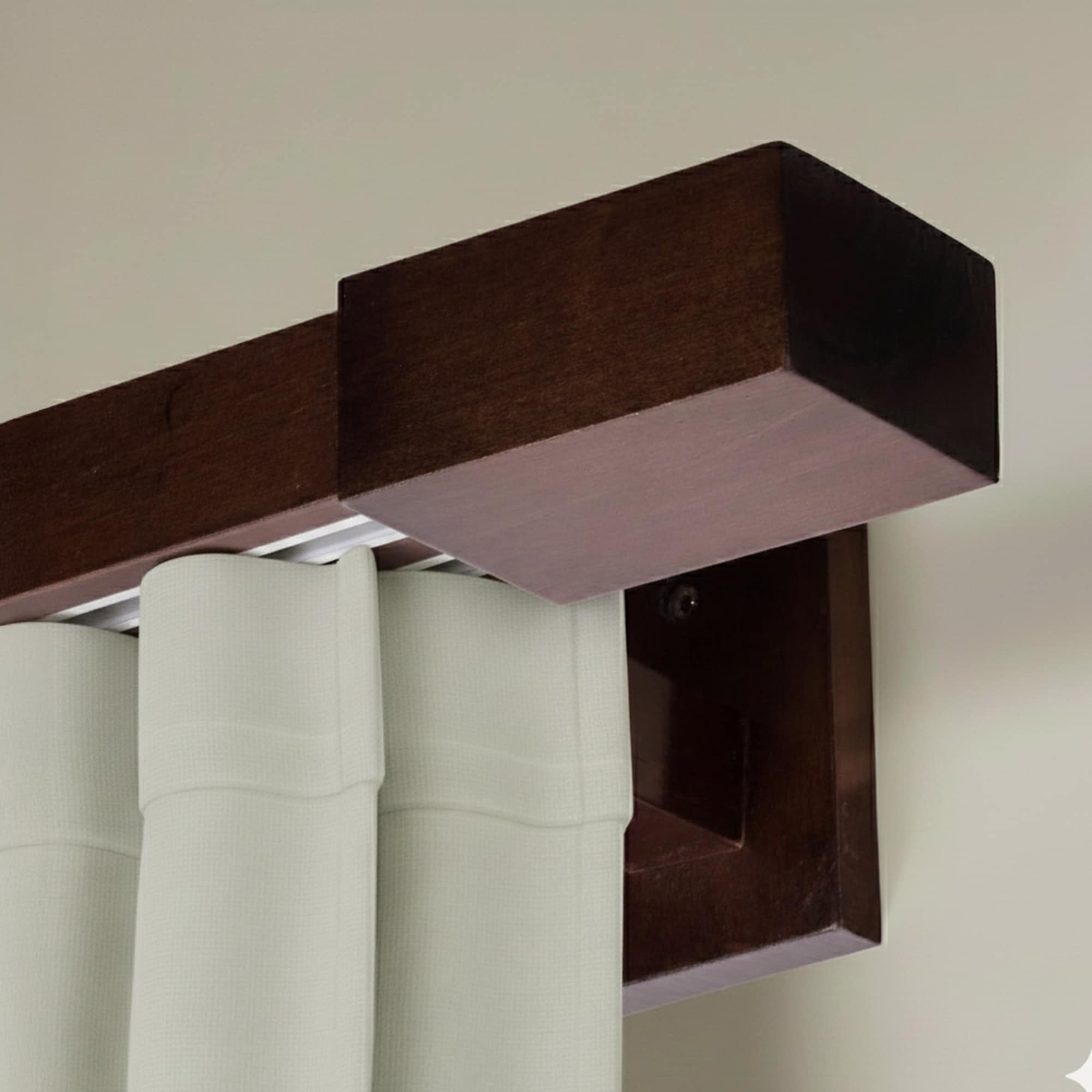 Drevená rímska garniža na záclony a závesy Orech