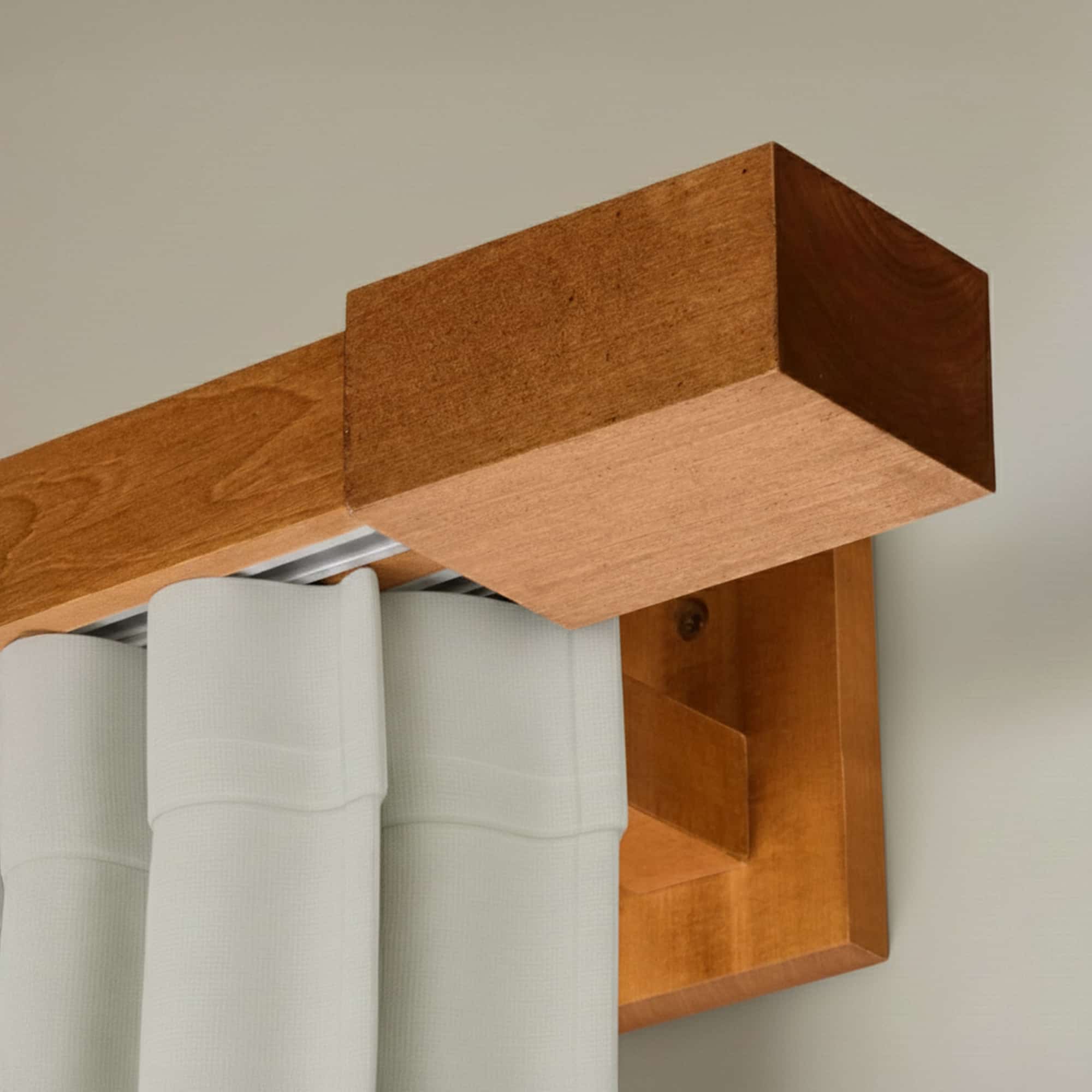 Drevená rímska garniža na záclony a závesy Stejar_auriu