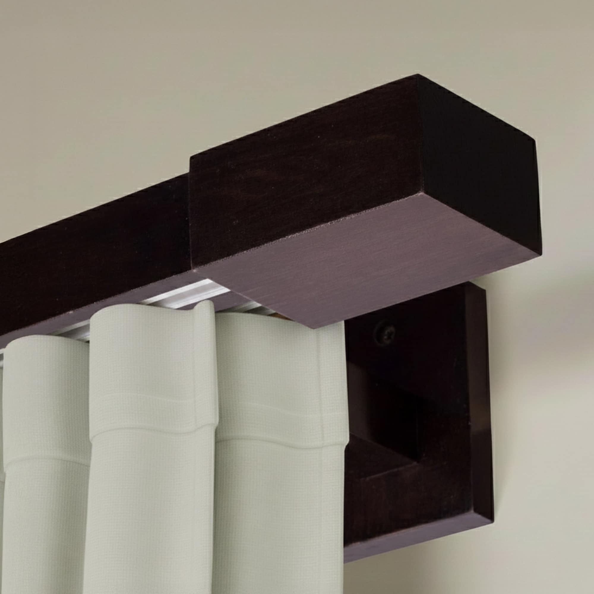 Drevená rímska garniža na záclony a závesy Wenge