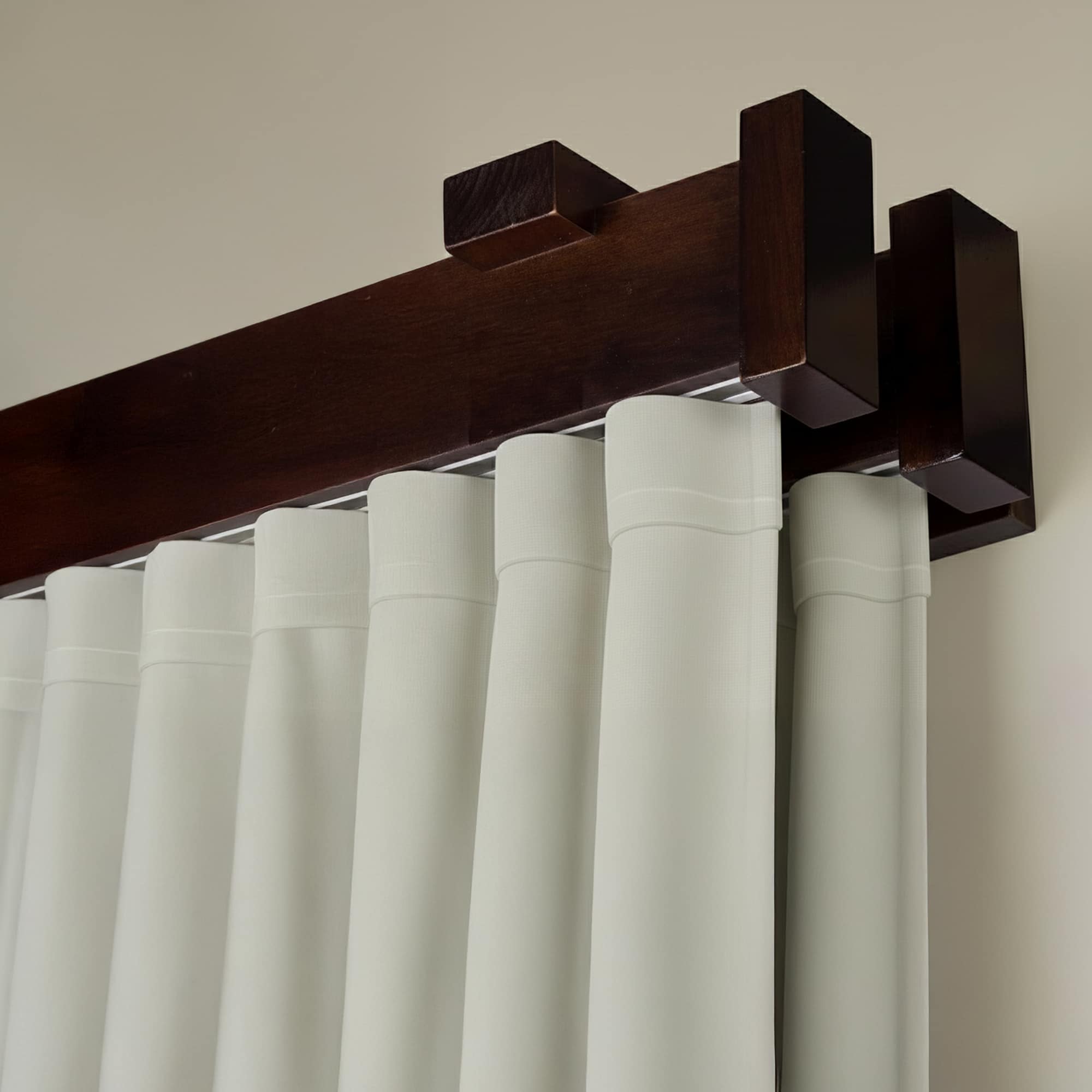 Koľajnica na záclonu a záves Dalia z dreva Orech