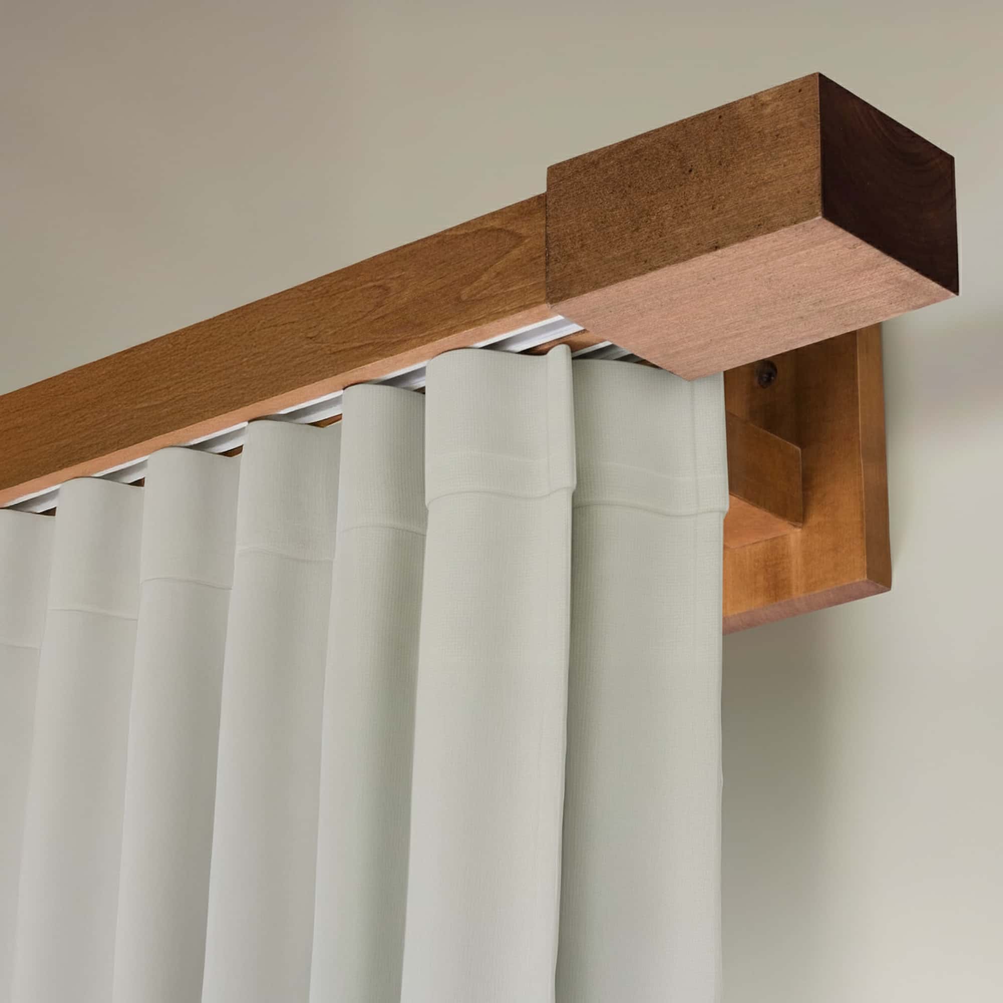 Drevená rímska garniža na záclony a závesy Dub