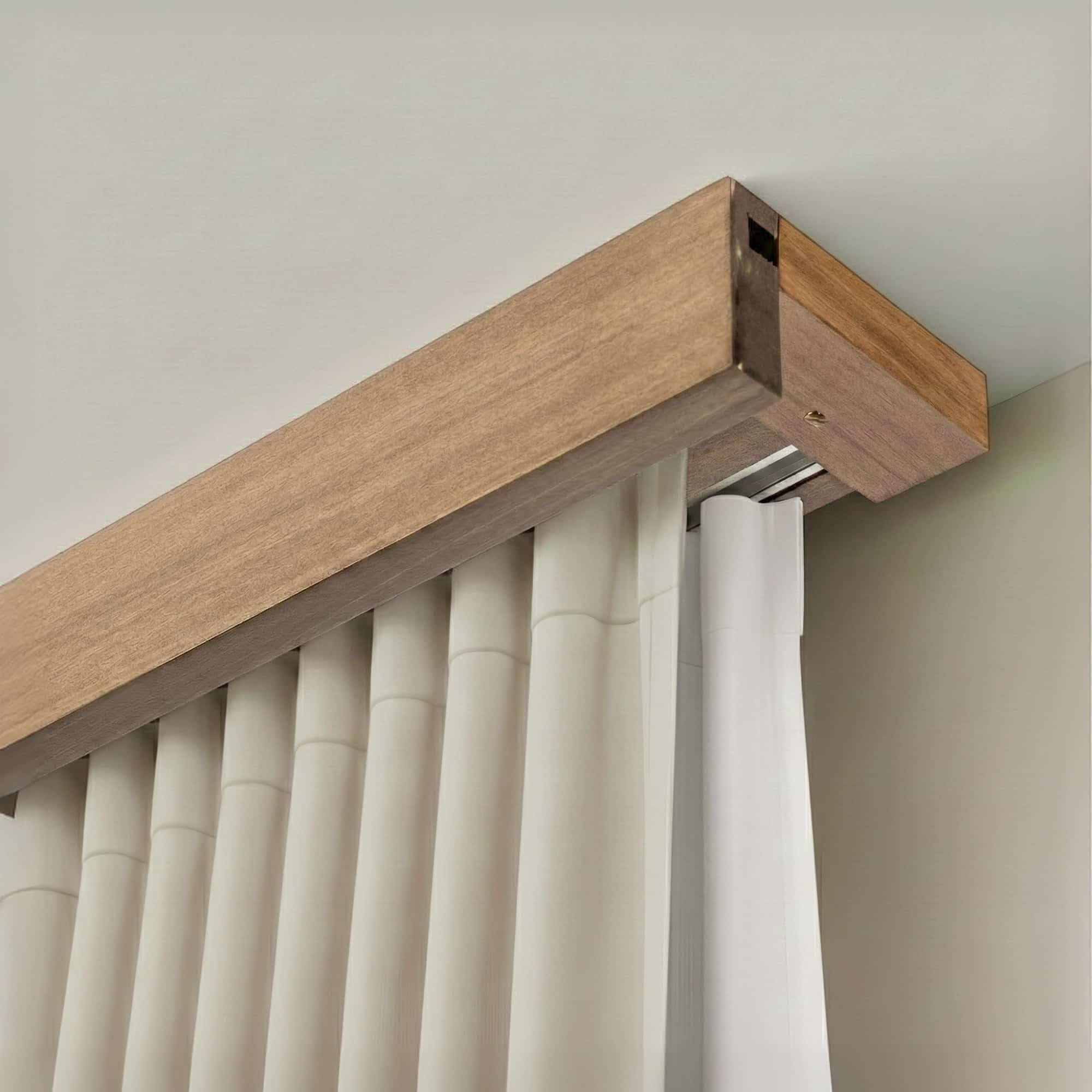 Garníža na záclonu a záves Travetto dvojitá s maskou z dreva Jaseň