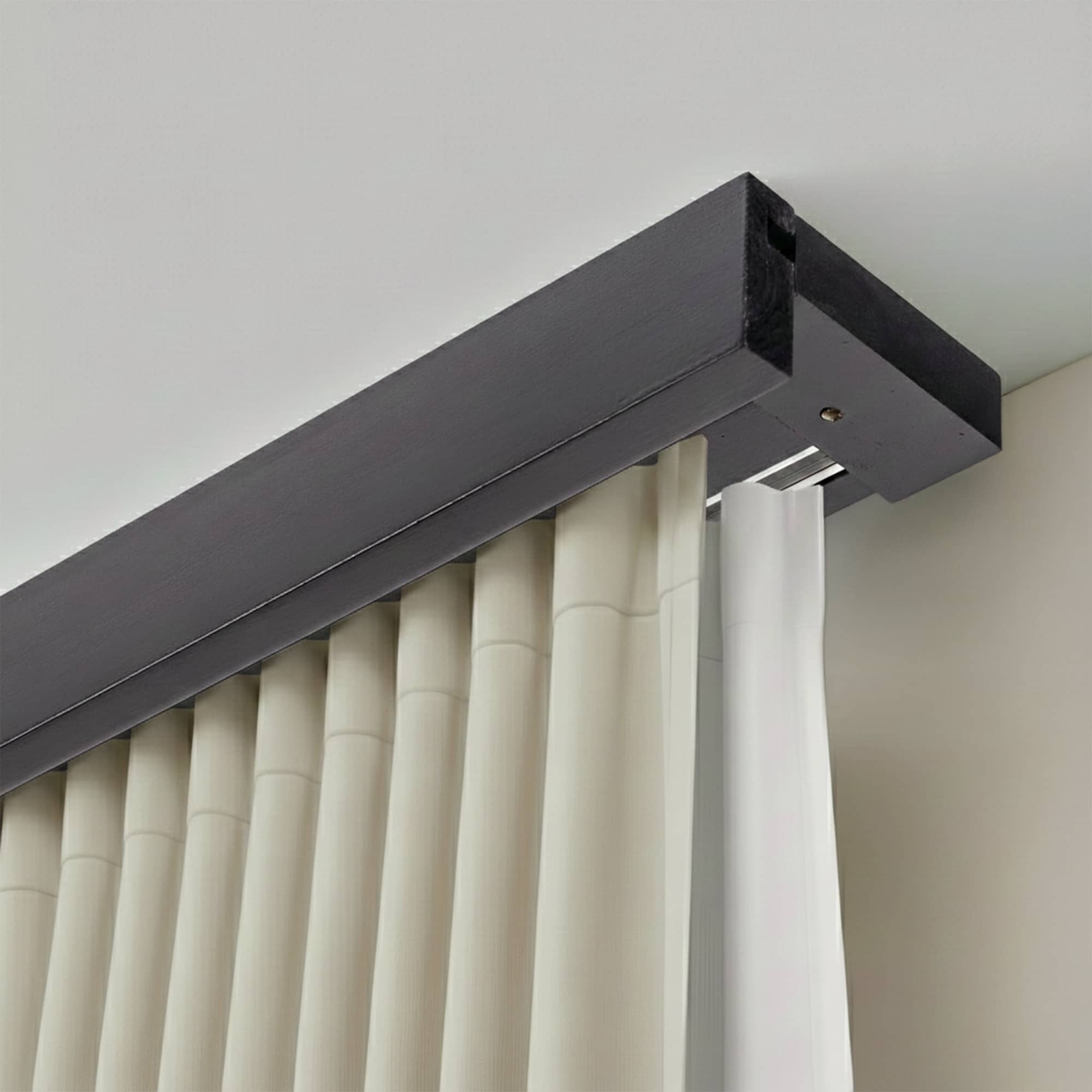 Garníža na záclonu a záves Travetto dvojitá s maskou z dreva Čierna