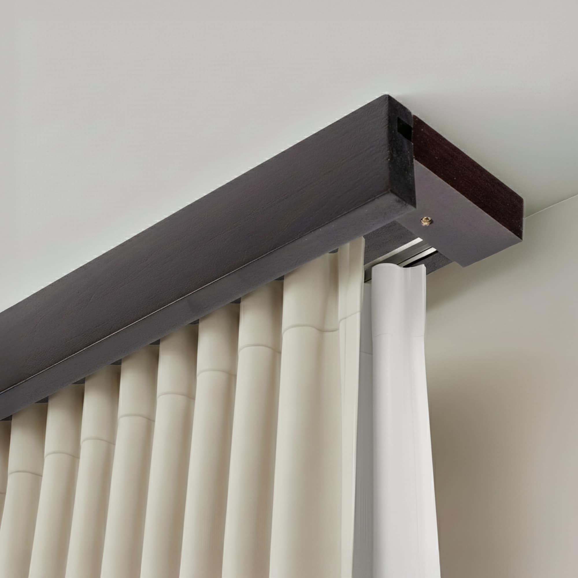 Garníža na záclonu a záves Travetto dvojitá s maskou z dreva Wenge