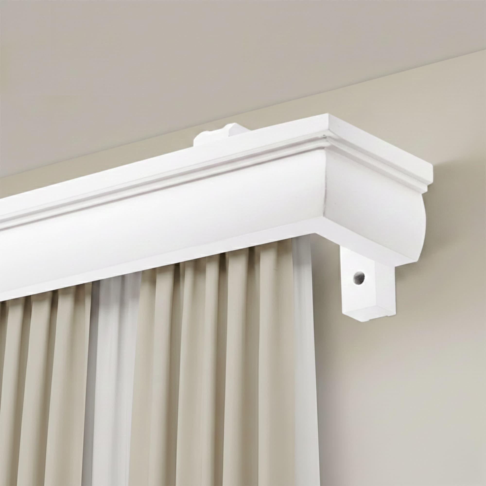 Garníža na záclonu a záves s maskou Firenze z dreva Biela