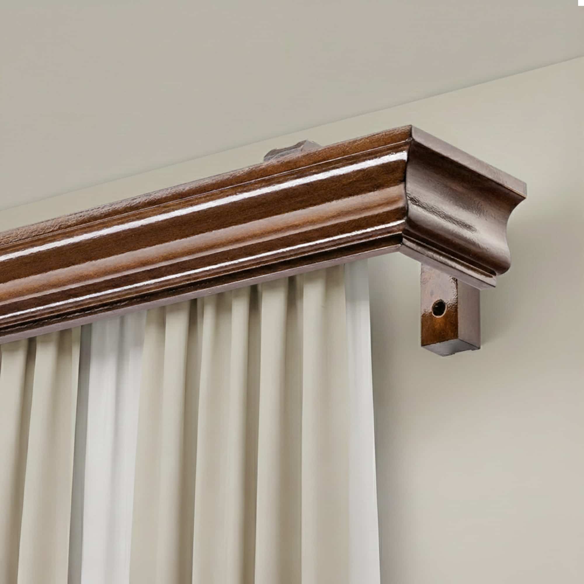 Garníža na záclonu a záves s maskou Athena z dreva Orech