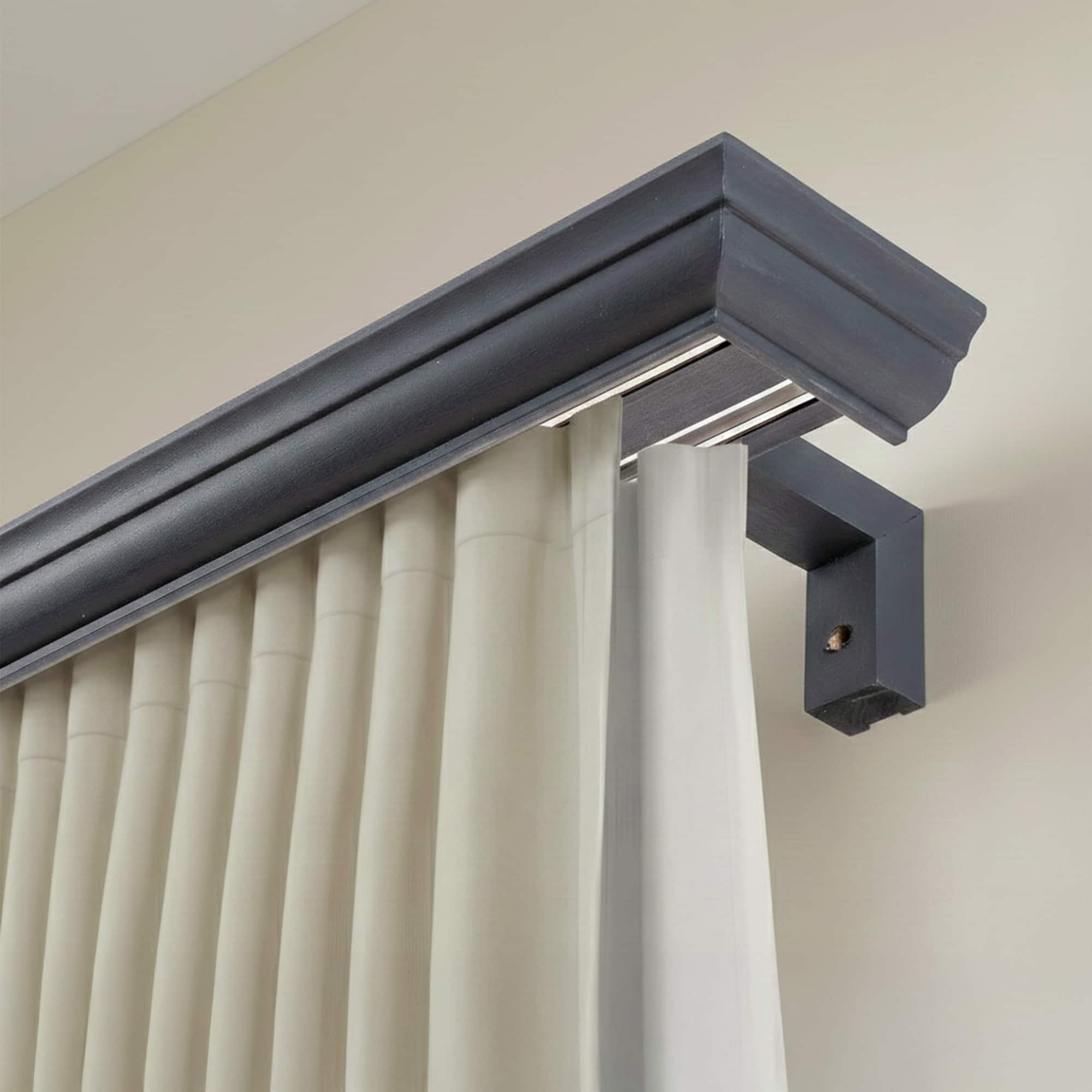 Garníža na záclonu a záves s maskou Filip z dreva Gri_antracit