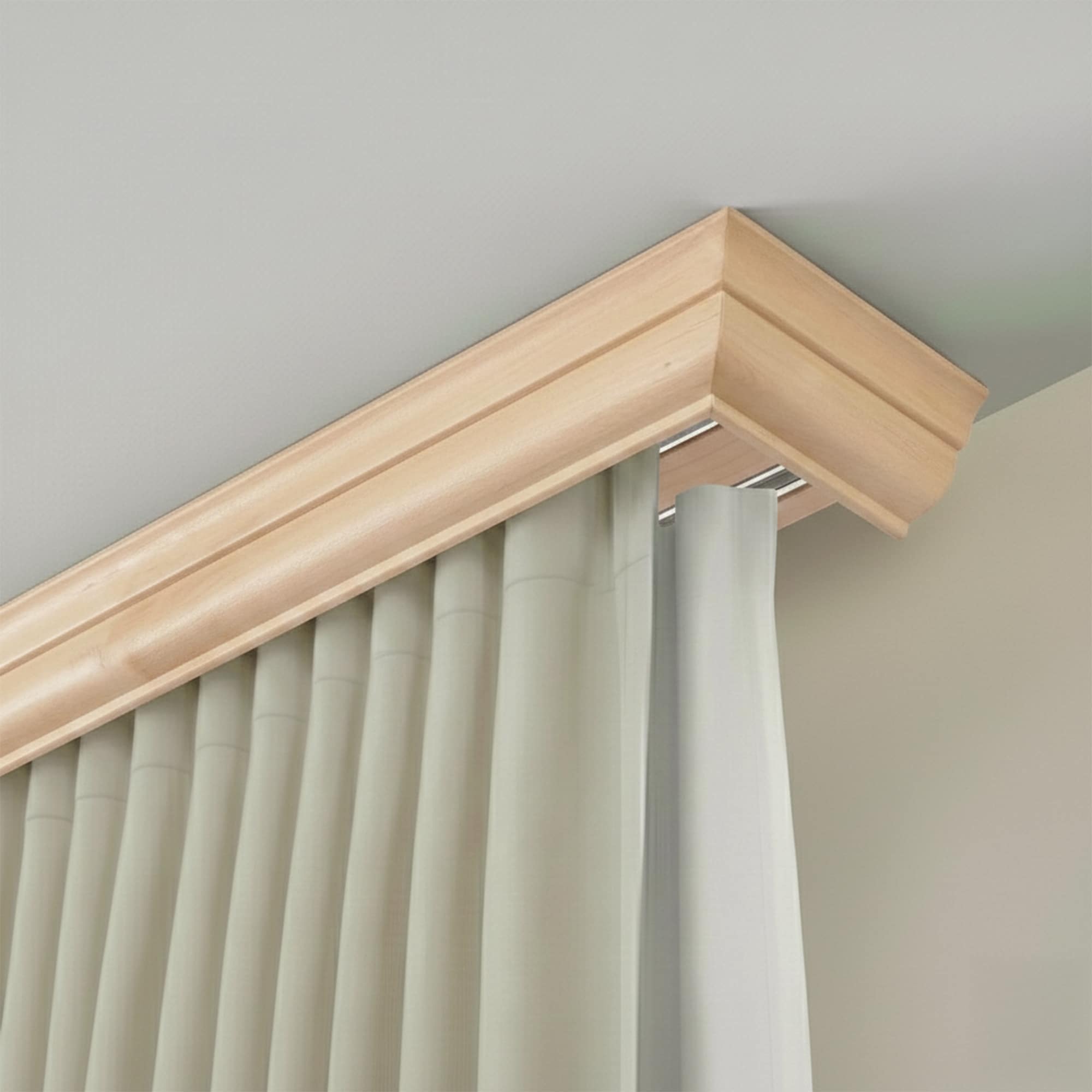 Garníža na záclonu a záves s maskou Filip z dreva Prírodná