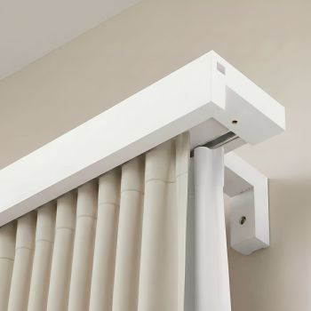 Garníža na záclonu a záves Travetto dvojitá s maskou z dreva