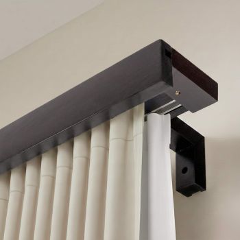 Garníža na záclonu a záves Travetto dvojitá s maskou z dreva - 