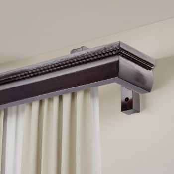 Garníža na záclonu a záves s maskou Firenze z dreva - 